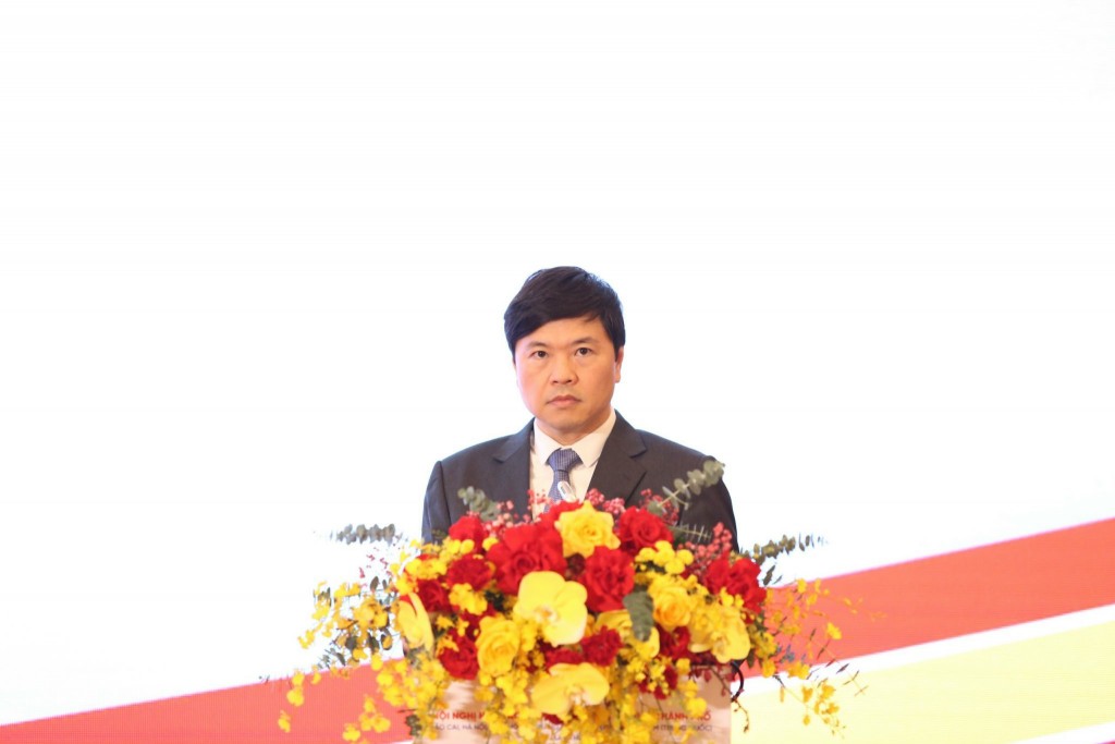Ông Hoàng Minh Cường, Phó chủ tịch UBND TP. Hải Phòng phát biểu tham luận tại hội nghị. Ảnh: Hồng Mạnh