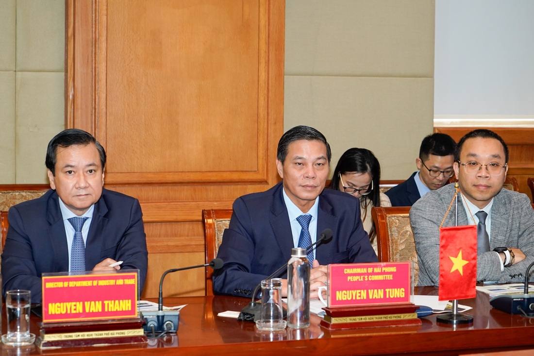 Ông Nguyễn Văn Tùng, Chủ tịch UBND TP. Hải Phòng phát biểu tại cuộc làm việc