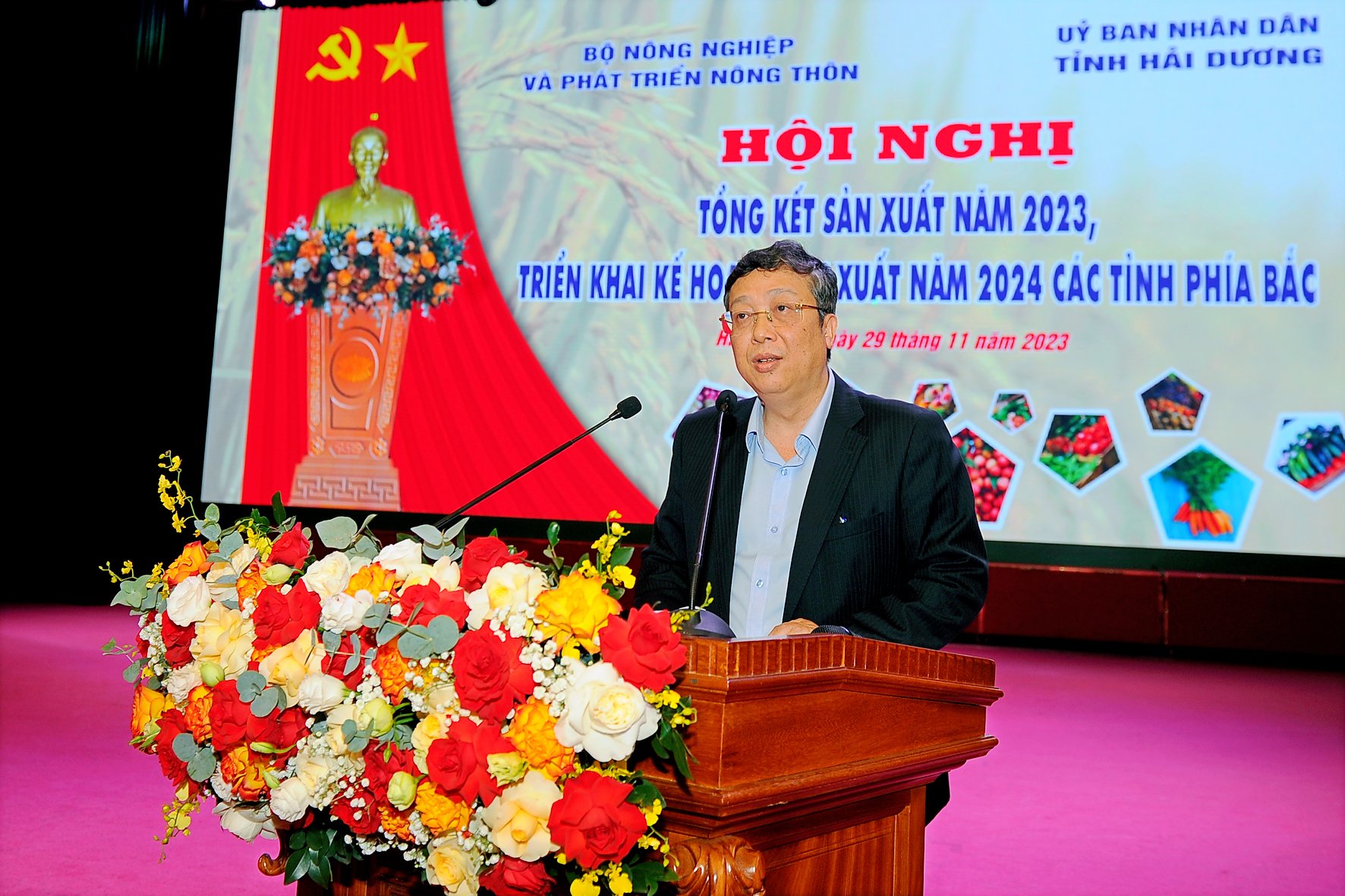 Thứ trưởng Bộ Nông nghiệp và Phát triển nông thôn Hoàng Trung phát biểu kết luận hội nghị