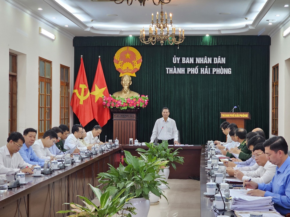 Ông Nguyễn Văn Tùng, Chủ tịch UBND Thành phố Hải Phòng đề nghị quận Đồ Sơn, huyện Cát Hải nghiêm túc thực hiện các kết luận của Chủ tịch tại Thông báo 360 và 322