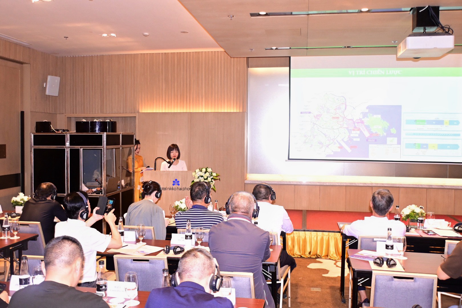 Bà Trần Thị Hải Yến, Phó giám đốc Sở Kế hoạch và Đầu tư Hải Phòng phát biểu tại hội nghị