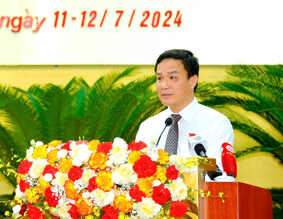 Ông Triệu Thế Hùng, Chủ tịch UBND tỉnh Hải Dương đã phát biểu tại kỳ họp. Ảnh: Báo Hải Dương