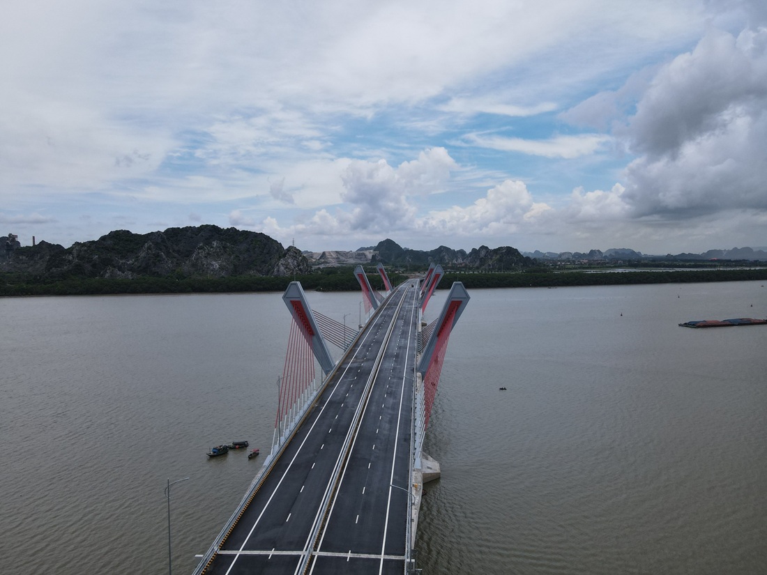 Cầu Bến Rừng góp phần nâng cao năng lực phục vụ giao thông, đáp ứng nhu cầu vận tải của 2 địa phương Hải Phòng - Quảng Ninh