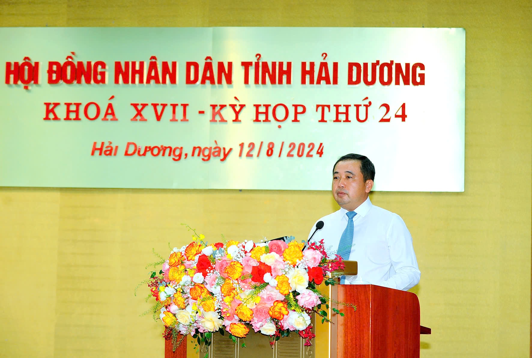 Ông Trần Đức Thắng, Bí thư Tỉnh uỷ Hải Dương phát biểu chúc mừng ông Triệu Thế Hùng nhận nhiệm vụ mới. Ảnh: Thành Chung