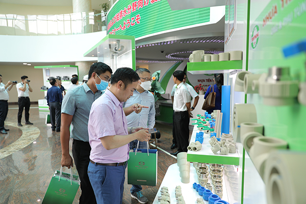 Các sản phẩm phục vụ hạ tầng cấp thoát nước của Nhựa Tiền Phong luôn được khách hàng quan tâm, đón nhận.