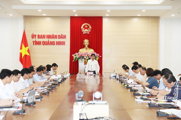Ông Nguyễn Tường Văn, Chủ tịch UBND tỉnh Quảng Ninh chỉ ra những nguyên nhân khiến giải ngân vốn bị chậm. Ảnh: Đỗ Phương.