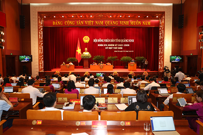 Kỳ họp thứ 9 - kỳ họp giữa năm của HĐND tỉnh Quảng NInh khoá XIV diễn ra trong 3 ngày, từ 7-9/7/2022. Ảnh: Thu Lê.
