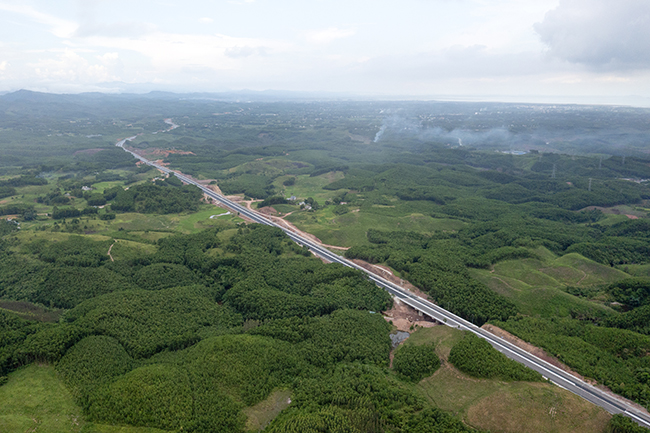 Toàn tuyến cao tốc đi quan tỉnh Quảng Ninh dài gần 176 km sẽ có 2 tràm dừng nghỉ và 1 điểm dừng xe được xây dựng.
