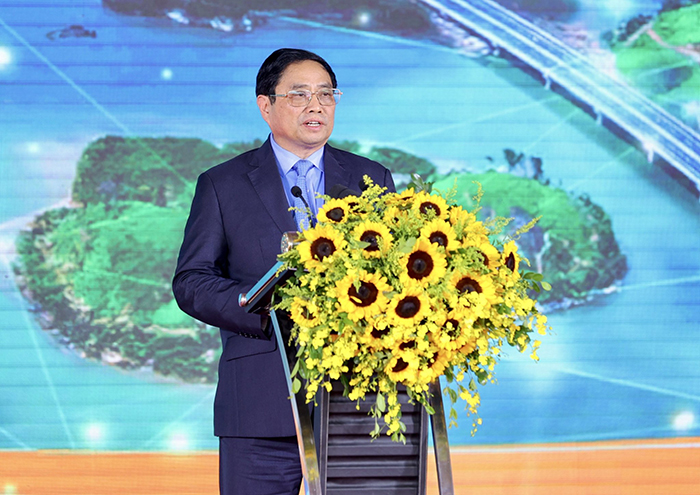 Thủ tướng Chính phủ Phạm Minh Chính tuyên bố khánh thành đường cao tốc Vân Đồn - Móng Cái.