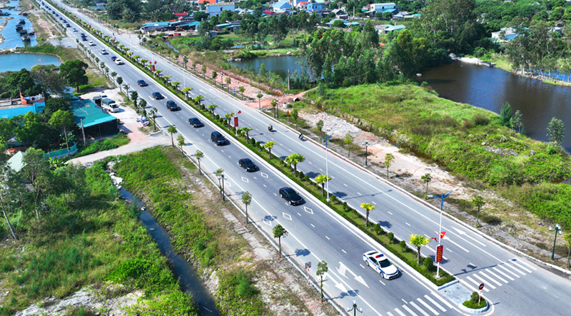 Tuyến đường trục chính trung tâm Khu đô thị Cái Rồng có chiều dài 11km. Nguồn ảnh: Báo Quảng Ninh.