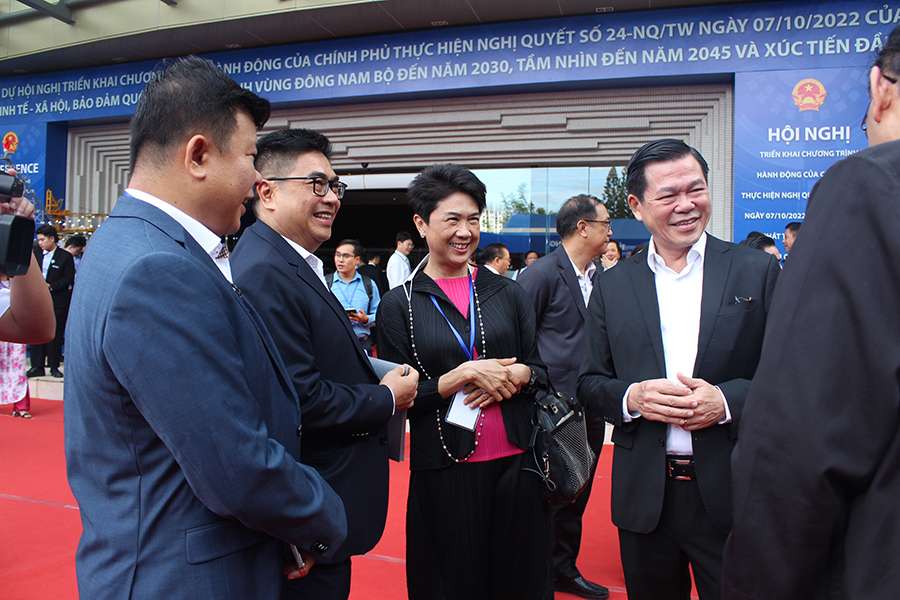 Bí thư Tỉnh ủy Đồng Nai Nguyễn Hồng Lĩnh gặp gỡ với đại diện Amata.