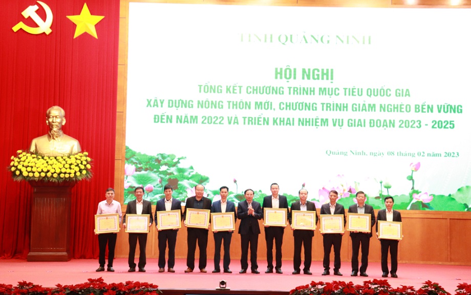 Nhiều tập thể, cá nhân có thành tích xuất sắc trong thực hiện Chương trình MTQG xây dựng NTM và Chương trình MTQG giảm nghèo bền vững đã được nhận Bằng khen của UBND tỉnh Quảng Ninh