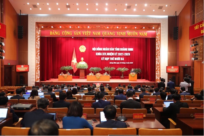 Quang cảnh kỳ họp thứ 13 của HĐND tỉnh Quảng Ninh ngày 30/3.