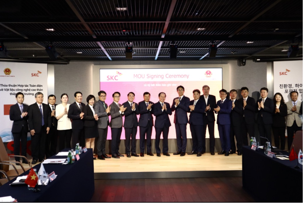 Ban lãnh đạo Tập đoàn Sao Đỏ tham gia cùng đoàn công tác Thành phố Hải Phòng tại hội nghị xúc tiến đầu tư Hàn Quốc