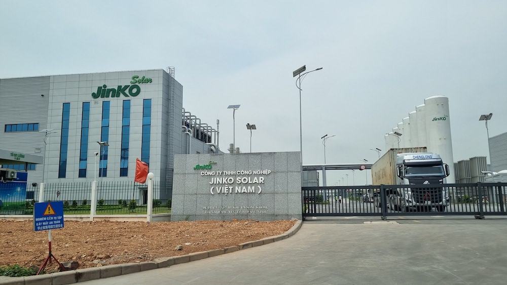 Jinko Solar là nhà đầu tư có quy mô vốn lớn nhất (tổng gần 1 tỷ USD) vào KCN Sông Khoai tại Quảng Ninh. Ảnh: Thanh Tân.