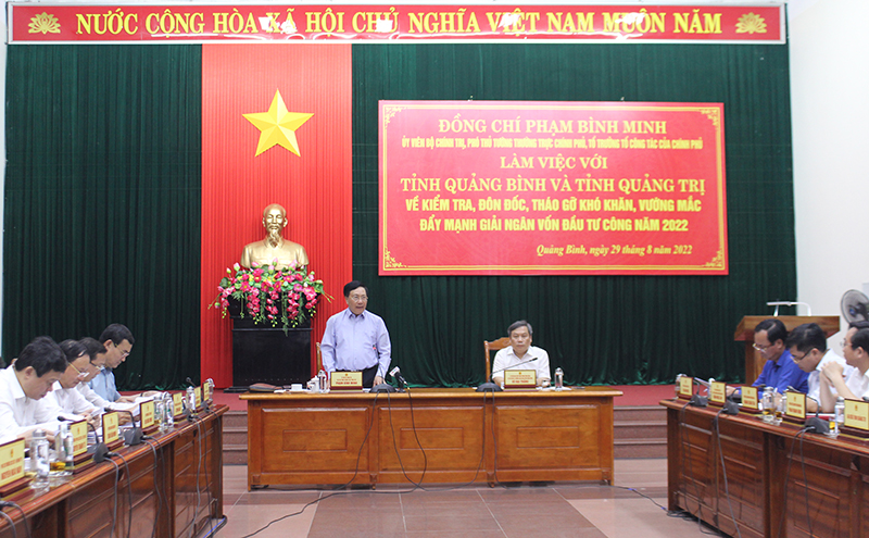 Phó Thủ tướng Thường trực Chính phủ Phạm Bình Minh chỉ đạo tại buổi làm việc