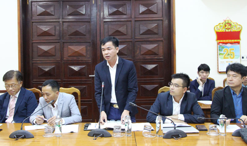 Đại diện Liên danh MC-HDEC-CC1 báo cáo tình hình triển khai Dự án Nhà máy Nhiệt điện Quảng Trạch 1. Nguồn: quangbinh.gov.vn