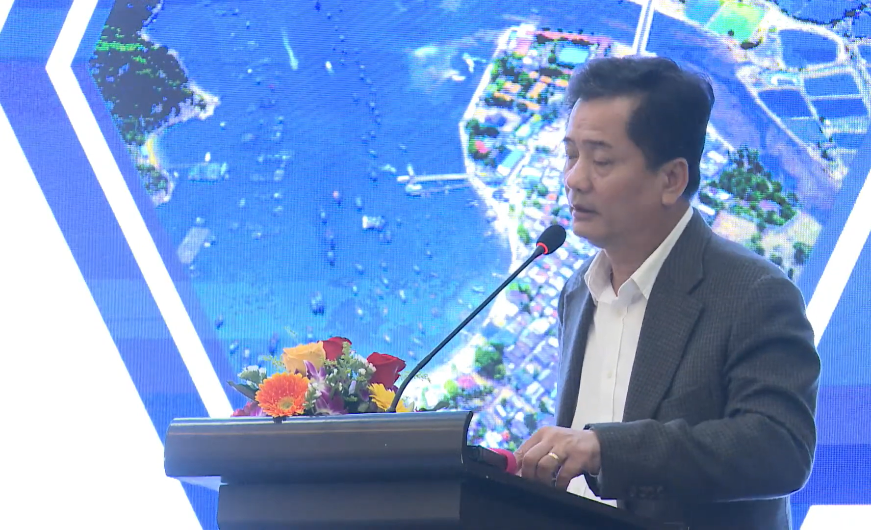 TS. Nguyễn Văn Đính nhấn mạnh tỉnh Ninh Thuận cần sự đột phá trong thu hút nhà đầu tư