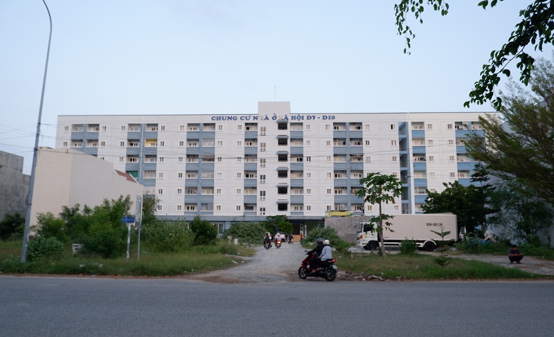 Dự án Chung cư nhà ở xã hội D7 - D10, một trong những Dự án nhà ở xã hội đầu tiên của tỉnh Ninh Thuận vừa xảy ra tình trạng ngập tầng hầm gây khó khăn trong sinh hoạt của người dân. ẢNh: N.T