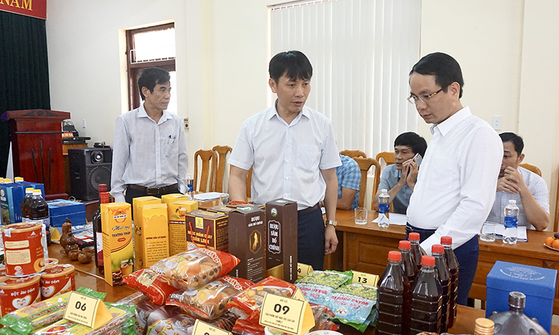 Hội đồng bình chọn sản phẩm công nghiệp nông thôn tiêu biểu tỉnh Quảng Bình năm 2022.