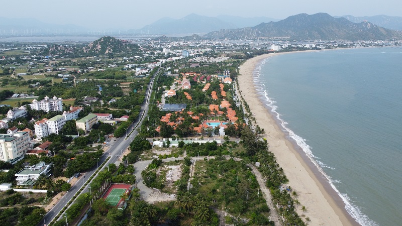 Tỉnh Ninh Thuận 57 Dự án về  dịch vụ du lịch; đến nay đã có 19 Dự án đi vào hoạt động 