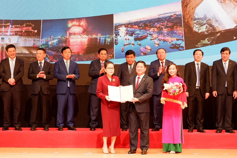 Trần Quốc Nam, Chủ tịch UBND tỉnh Ninh Thuận trao giấy chứng nhận đầu tư cho  Dự án Khu đô thị mới bờ sông Dinh