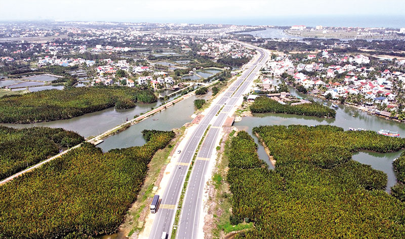 Tuyến đường ven biển hình thành mở ra không gian phát triển rộng lớn cho Quảng Nam.