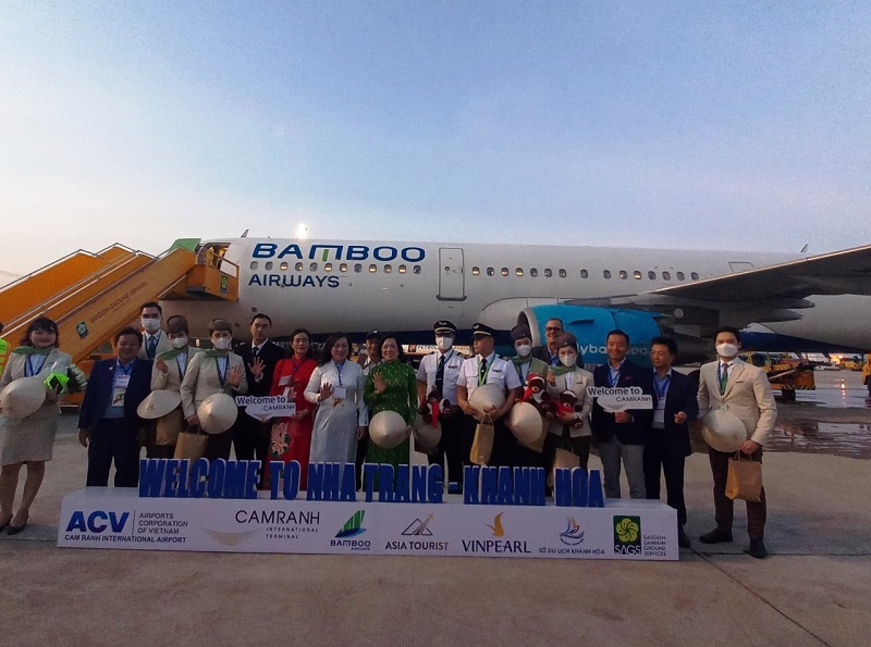 Sở Du lịch tỉnh Khánh Hòa tổ chức đón đoàn khách xuất phát từ Macao (Trung Quốc).