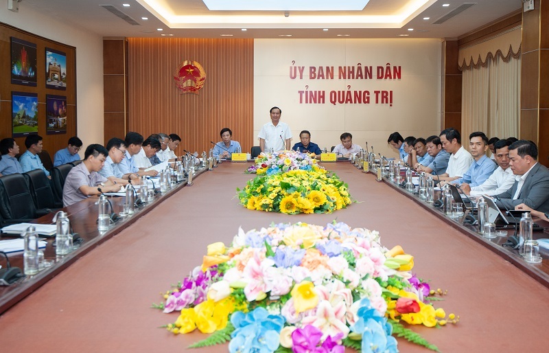 Ông Võ Văn Hưng, hủ tịch UBND tỉnh Quảng Trị phát biểu kết luận buổi làm việc 