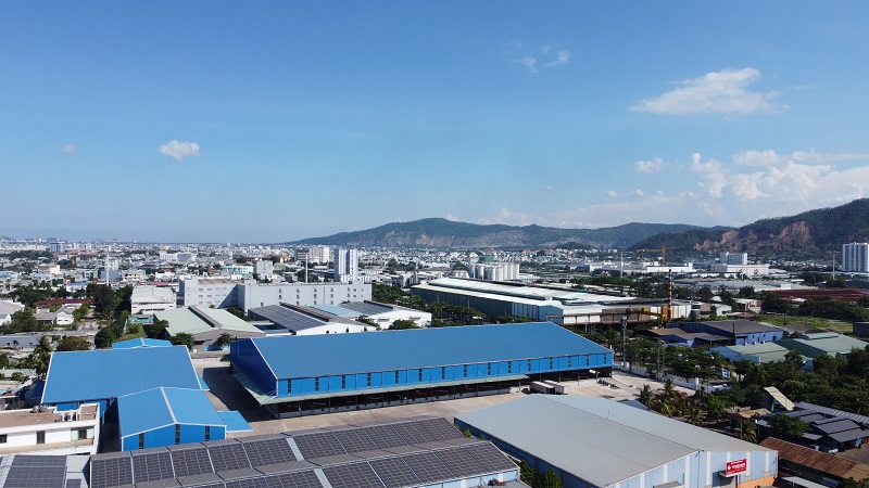 Điện mặt trời được lắp đặt trên mái nhà xưởng tại TP. Đà Nẵng.