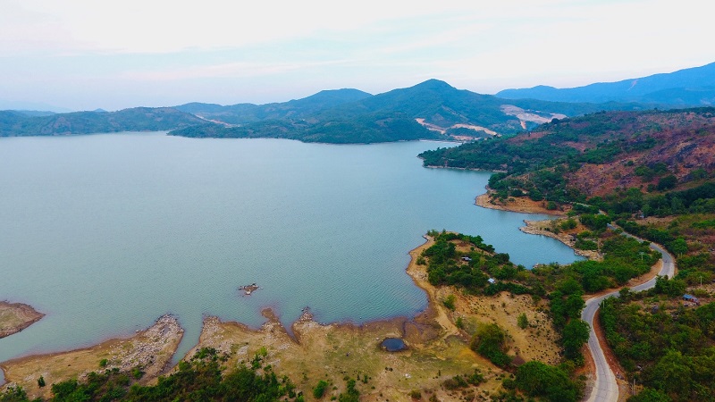 Hồ Sông Trâu, xã Phước Chiến, huyện Thuận Bắc là điểm đến đầy thú vị