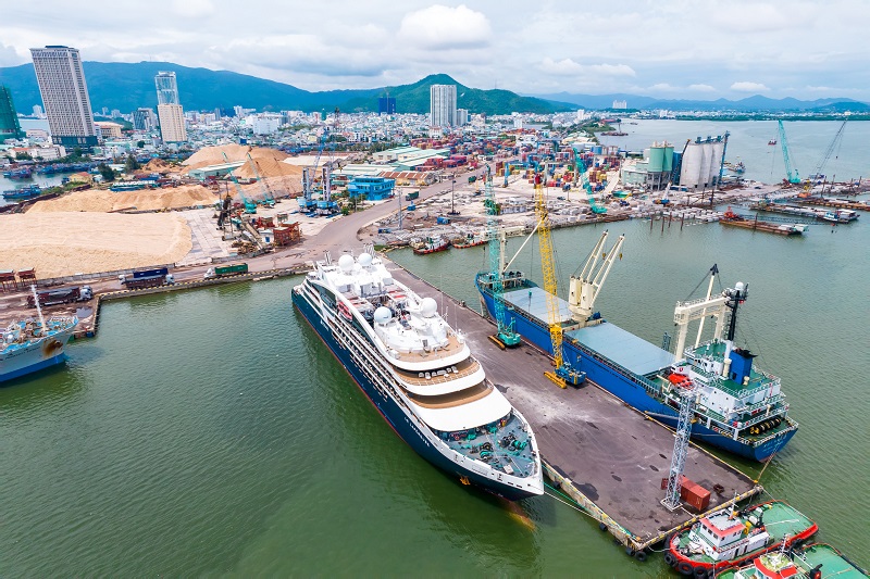 cảng Quy Nhơn là một trong hai cảng đang chiếm thị phần lớn nhất tại tỉnh Bình Định.