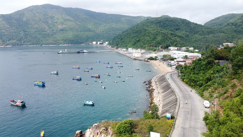 Phú Yên phát triển trung tâm logistics gắn vơi cảng biển Vũng Rô.