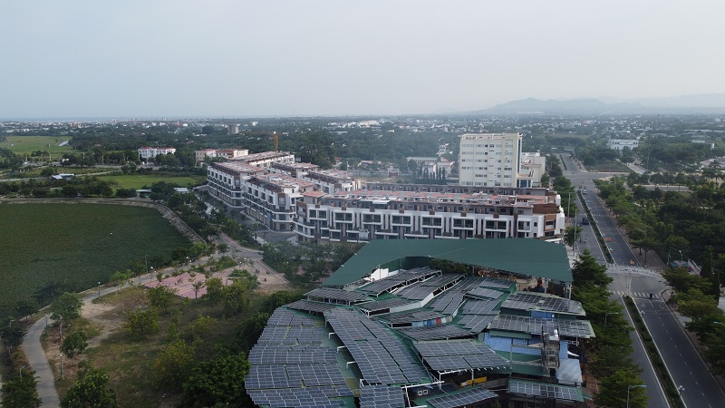 Một cơ sở thương mại, dịch vụ lắp đặt diện mặt trời trên mái nhà tại TP. Phan Rang - Tháp Chàm. Ảnh minh họa.