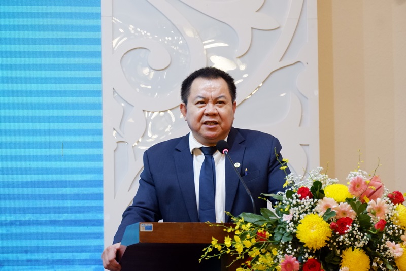 Ông Nguyễn Tâm Tiến, Tổng giám đốc Trung Nam Groups giới thiệu về Tổ hợp Dự án Năng lượng xanh tại tỉnh Ninh Thuận.