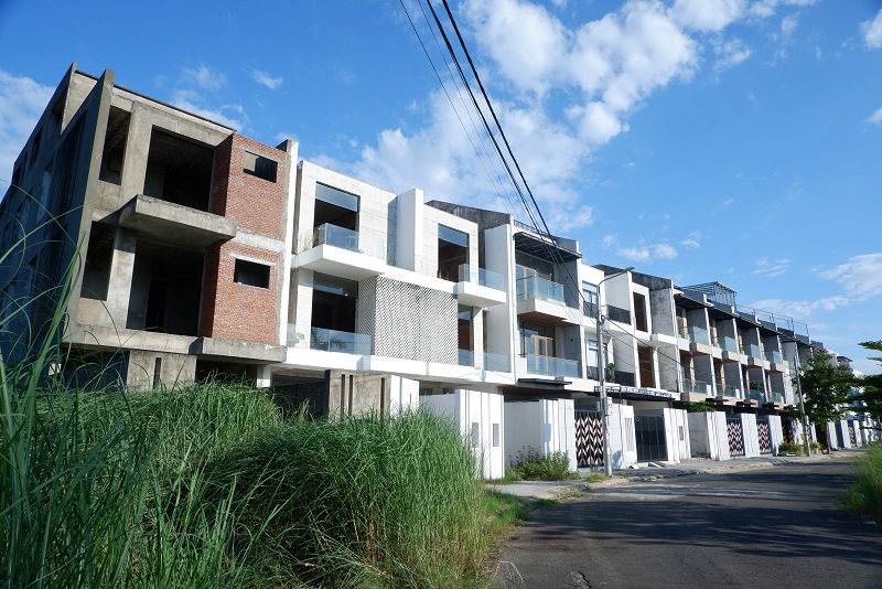 Khoảng 15 căn biệt thự nằm trên đường Trương Quốc Dụng Block B2-3