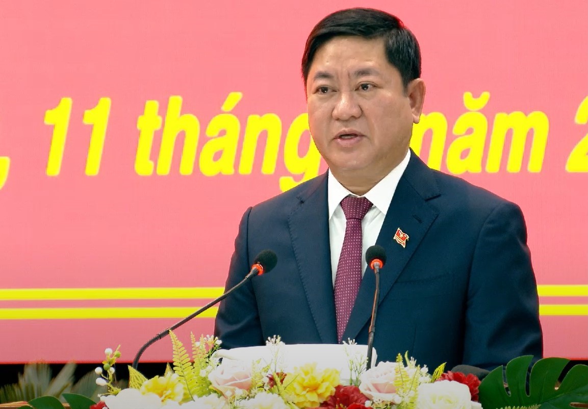 Ông Trần Quốc Nam, Chủ tịch UBND tỉnh Ninh Thuận phát biểu tại kỳ họp HĐND tỉnh khóa