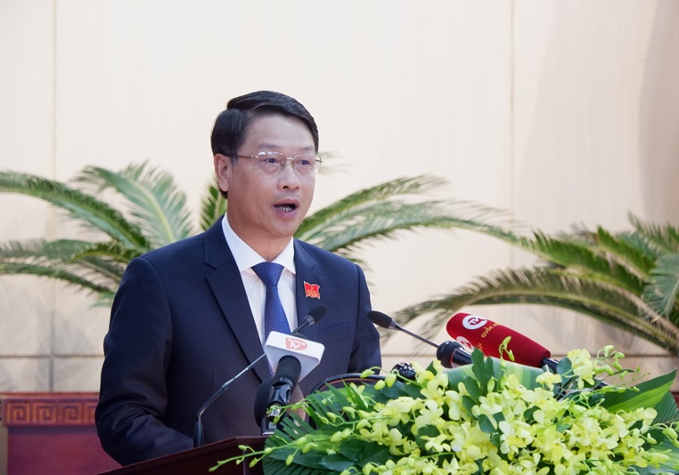 Ông Ngô Xuân Thắng, Chủ tịch HĐND TP. Đà Nẵng phát biểu tại kỳ họp.