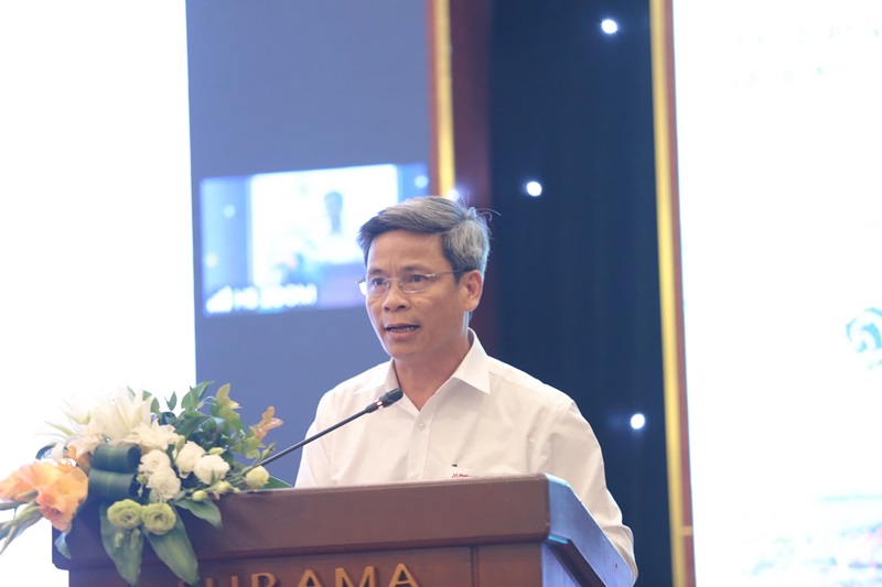 ông Lê Hoàng Khánh Nhựt, Tổng giám đốc Công ty cổ phần Cao su Đà Nẵng  kiến nghị cần kết nối các doanh nghiệp có chung hoạt động xuất khẩu.