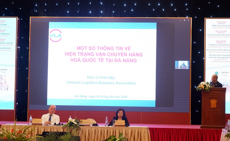 ông Dương Tiến Lâm, Trưởng Văn phòng đại diện Hiệp hội doanh nghiệp logistics Việt Nam tại Đà Nẵng thông tin tại hội nghị.