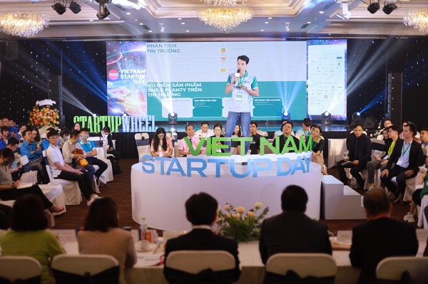 Các startup lần lượt trình bày Dự án của mình tại sự kiện Vietnam Startup Day 2022