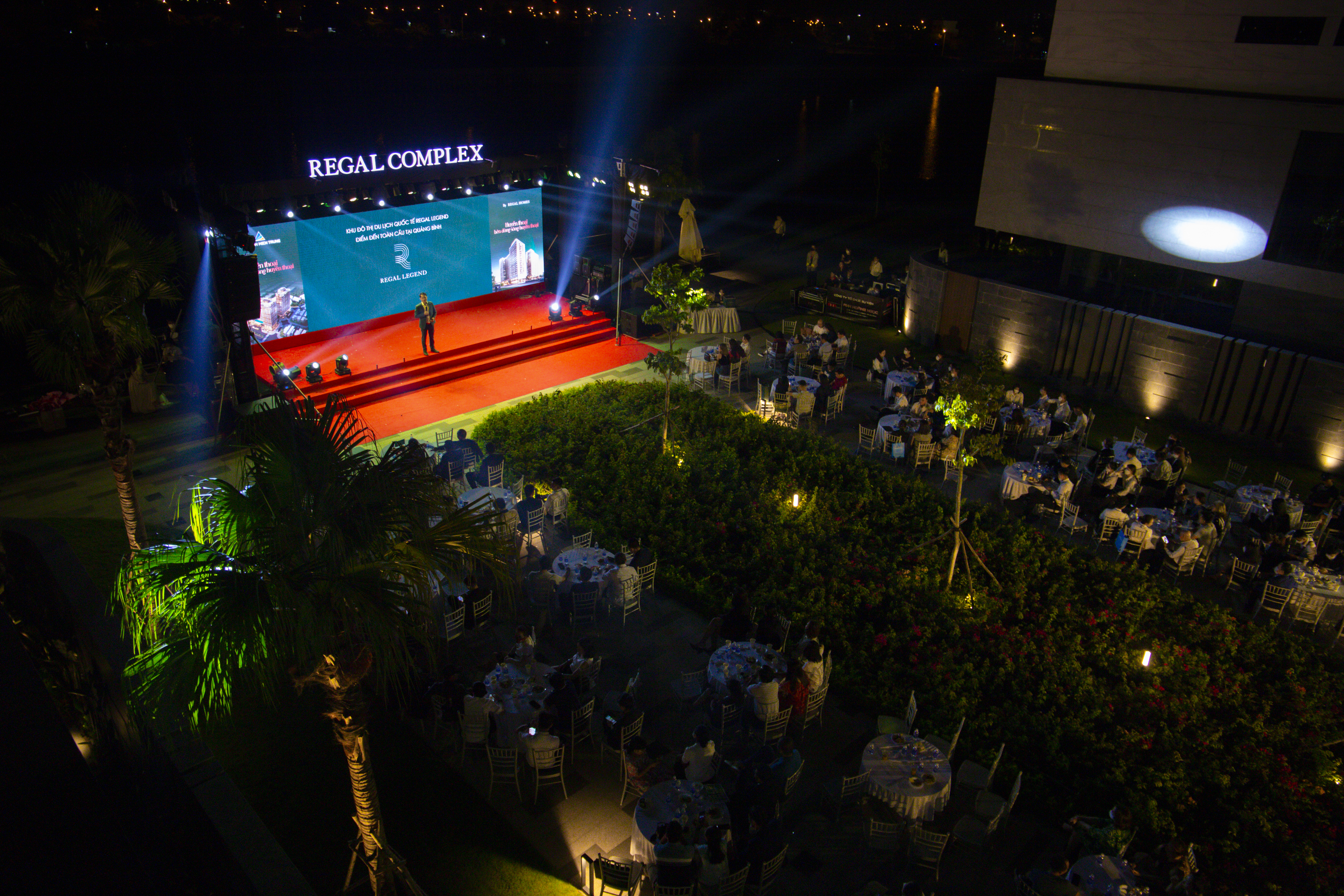 Sự kiện Khai trương căn hộ mẫu Regal Complex thu hút đông đảo khách hàng tham dự.
