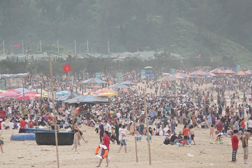 Lễ hội du lịch biển 2022 với chủ đề “Hà Tĩnh - Âm vang biển”.