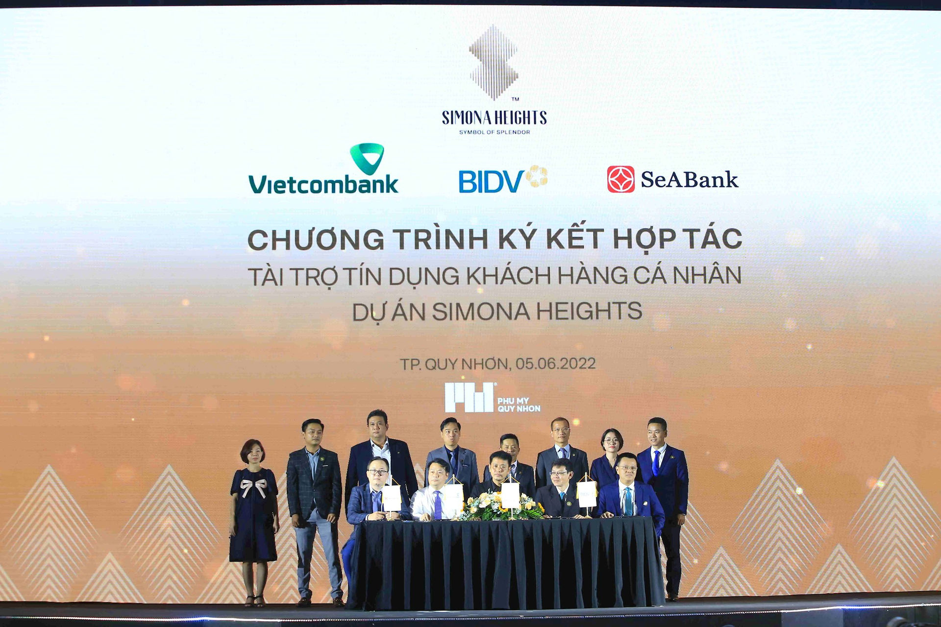 Lễ ký kết hợp tác tài trợ tín dụng khách hàng cá nhân giữa Công ty TNHH Đầu tư Xây dựng Phú Mỹ - Quy Nhơn và 3 ngân hàng uy tín hàng đầu Việt Nam: BIDV, Vietcombank, SeABank