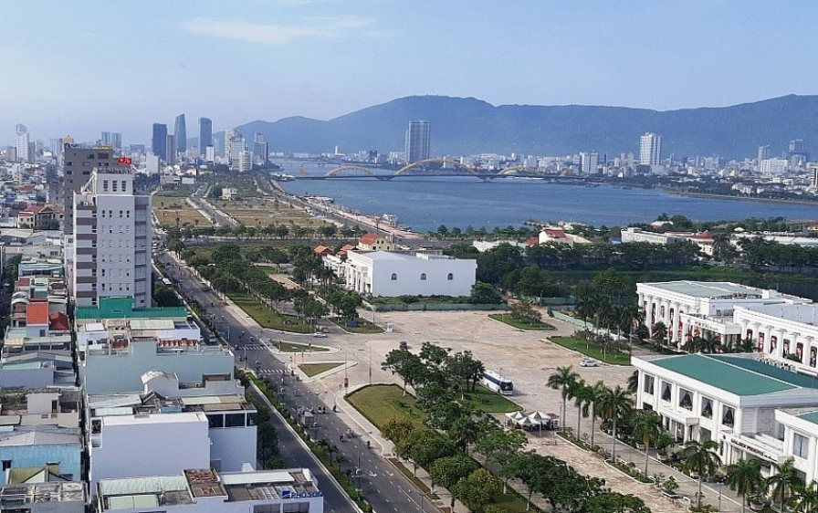  lãnh đạo TP. Đà Nẵng đã có cuộc đối thoại với đại diện các khu nghỉ dưỡng ven biển để tìm hiểu khó khăn, vướng mắc về tiền thuê đất trả hằng năm của doanh nghiệp