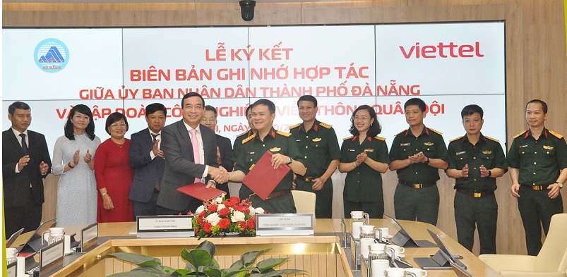 UBND thành phố và Tập đoàn Công nghiệp – Viễn thông Quân đội (Tập đoàn Viettel) vừa tổ chức lễ ký kết Biên bản ghi nhớ hợp tác về nghiên cứu và triển khai đầu tư các Dự án thúc đẩy chuyển đổi số tại thành phố Đà Nẵng (giai đoạn 2022 – 2030)