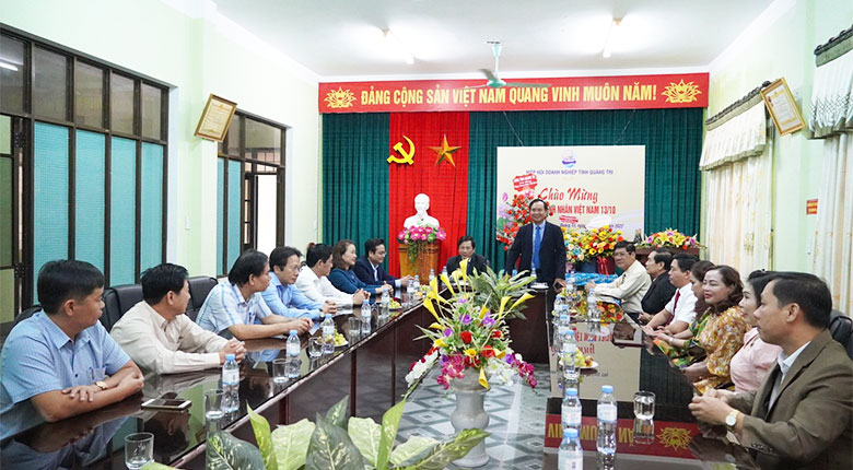 Chủ tịch UBND tỉnh Võ Văn Hưng nhấn mạnh: Cộng đồng doanh nghiệp và doanh nhân luôn đóng vai trò rất quan trọng trong phát triển kinh tế xã hội của địa phương và đất nước.