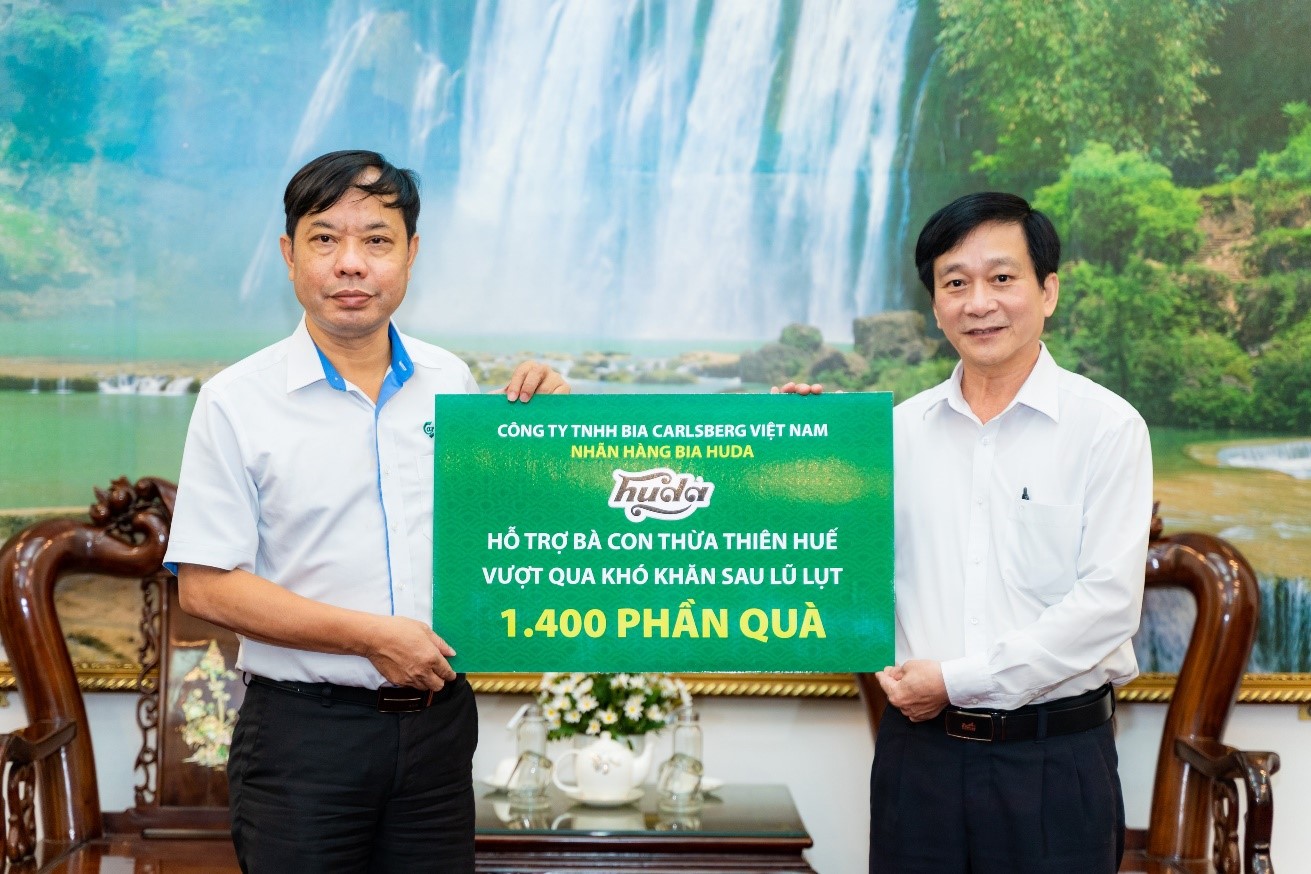 Carlsberg Việt Nam trao tặng hơn một nghìn phần quà cho Uỷ ban Mặt trận Tổ quốc Việt Nam tỉnh Thừa Thiên Huế
