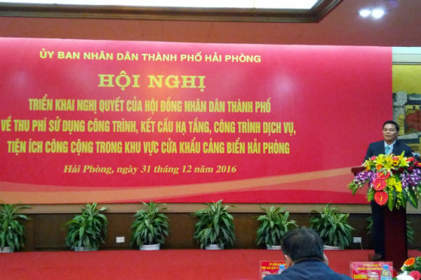 Ông Nguyễn Văn Tùng - Chủ tịch UBND Hải Phòng phát biểu tại Hội nghị triển khai Nghị quyết của HĐND Thành phố về thu phí hạ tầng khu vực Cảng Hải Phòng