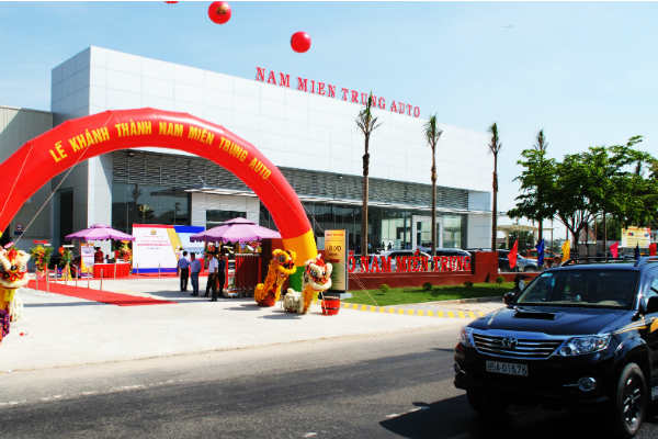 Nam Miên Trung Auto năm ngay cửa ngõ thành phố Phan rang - Tháp Chàm